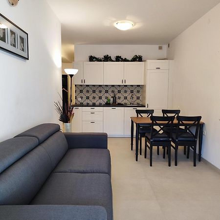 Apartments Vanda ロヴィニ エクステリア 写真