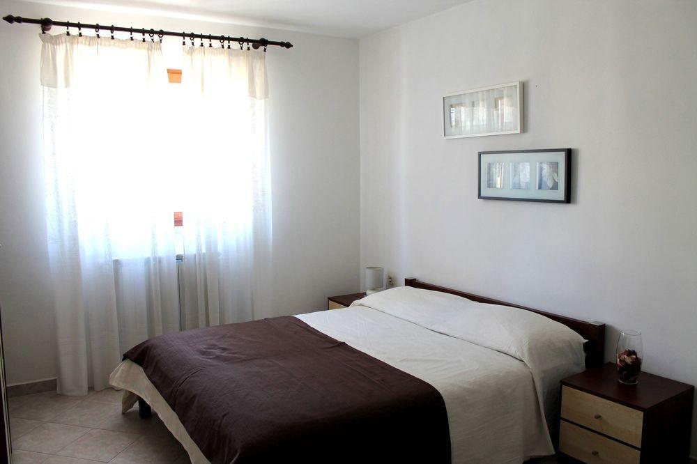 Apartments Vanda ロヴィニ エクステリア 写真