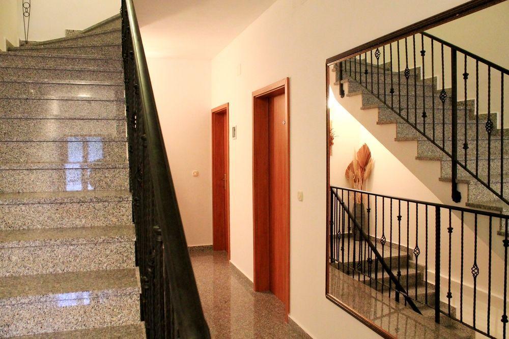 Apartments Vanda ロヴィニ エクステリア 写真