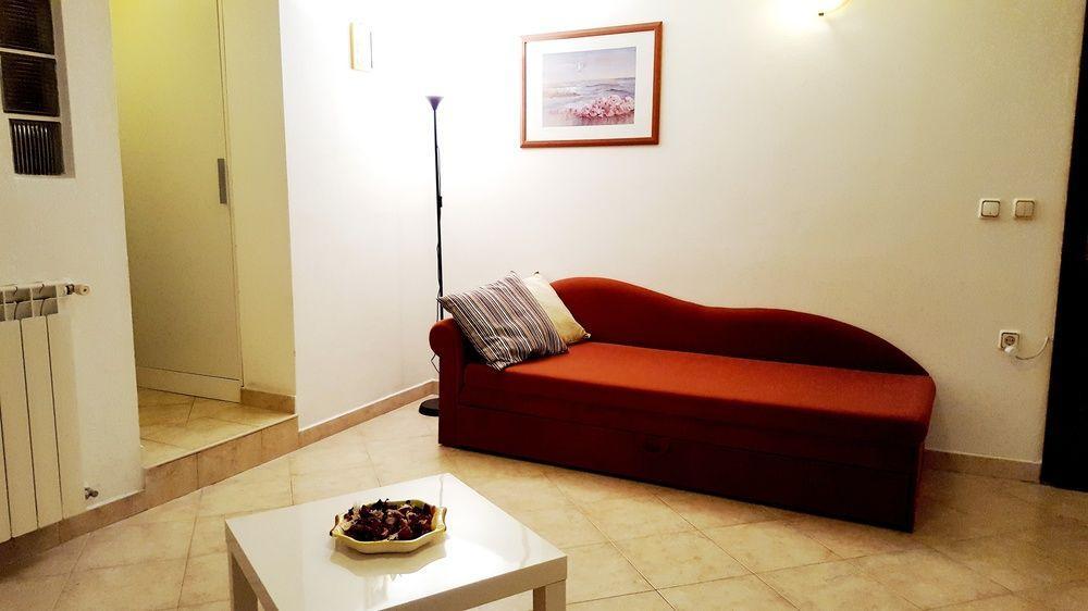 Apartments Vanda ロヴィニ エクステリア 写真