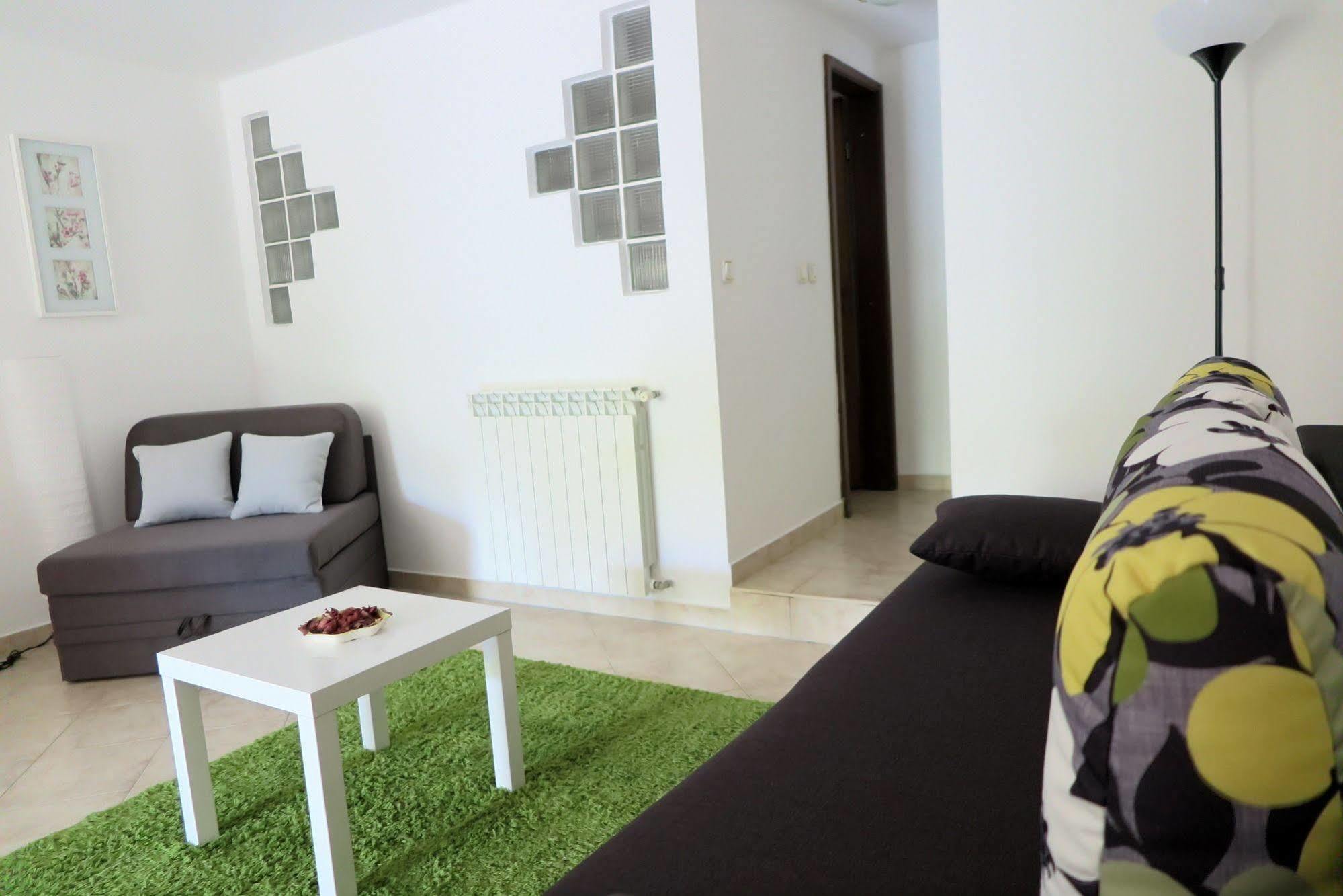 Apartments Vanda ロヴィニ エクステリア 写真